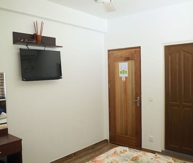 پانسیون Demal Orchid Hotel   Hulhumale