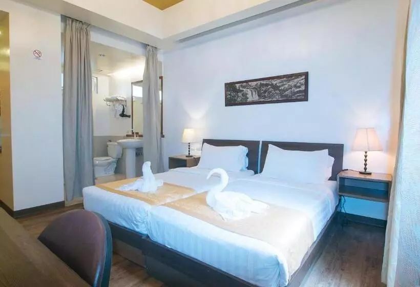 Отель Reddoorz Premium At Anisabel Suites Davao City