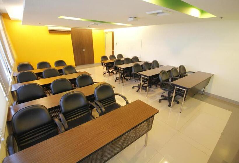 Go Hotels Otis Manila