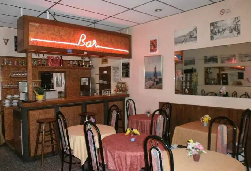 هتل Hôtel Claridge S