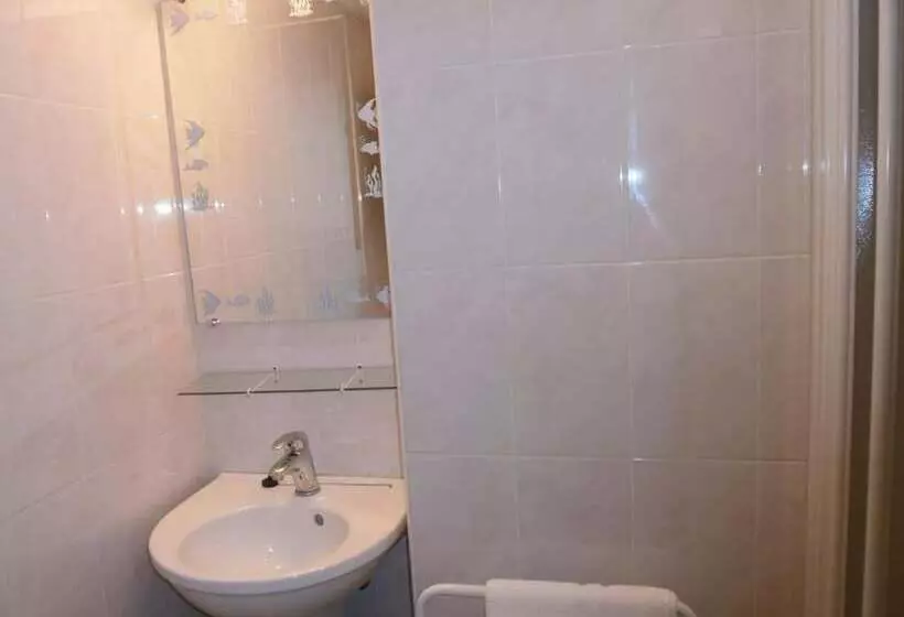 هتل Hôtel Claridge S