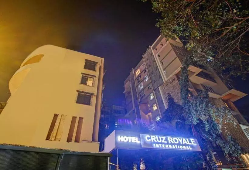 Hotelli Treebo Cruz Royale Santacruz West