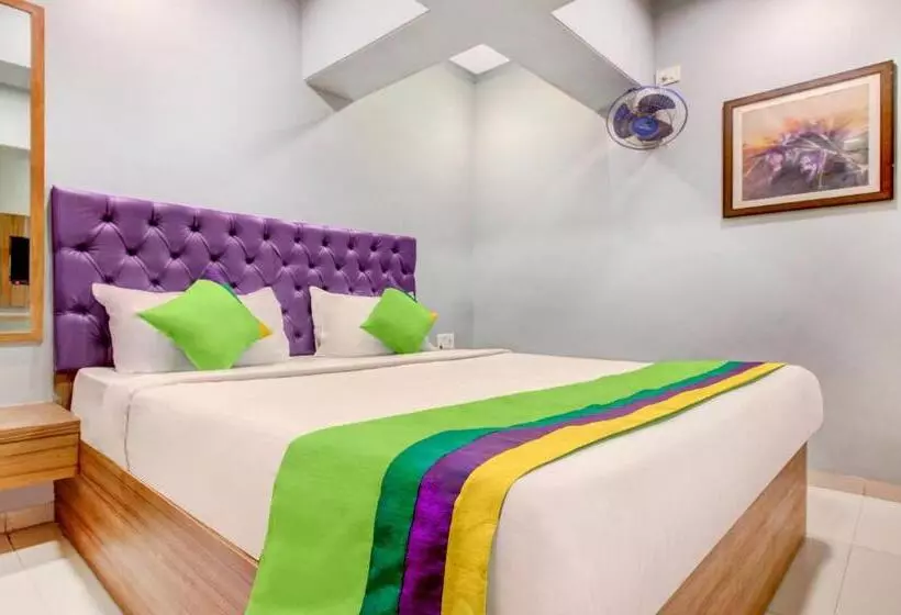 Hotelli Treebo Cruz Royale Santacruz West