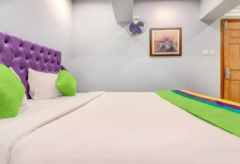 Hotelli Treebo Cruz Royale Santacruz West