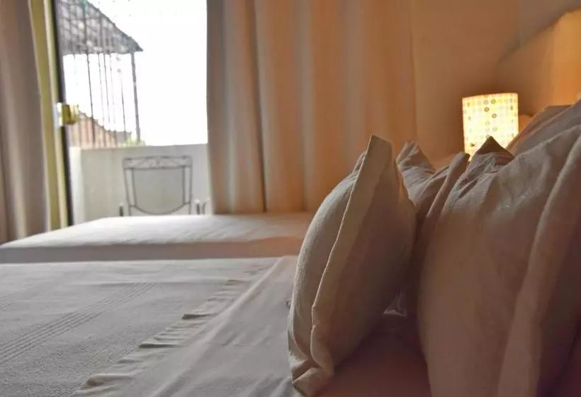 هتل Los Jazmines B&b