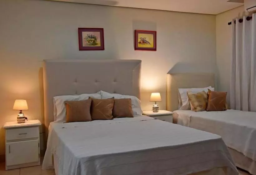 هتل Los Jazmines B&b