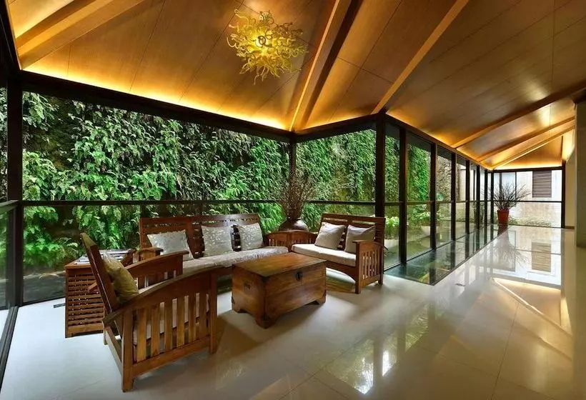 هتل Spring Hill Resort