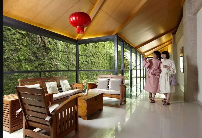 هتل Spring Hill Resort