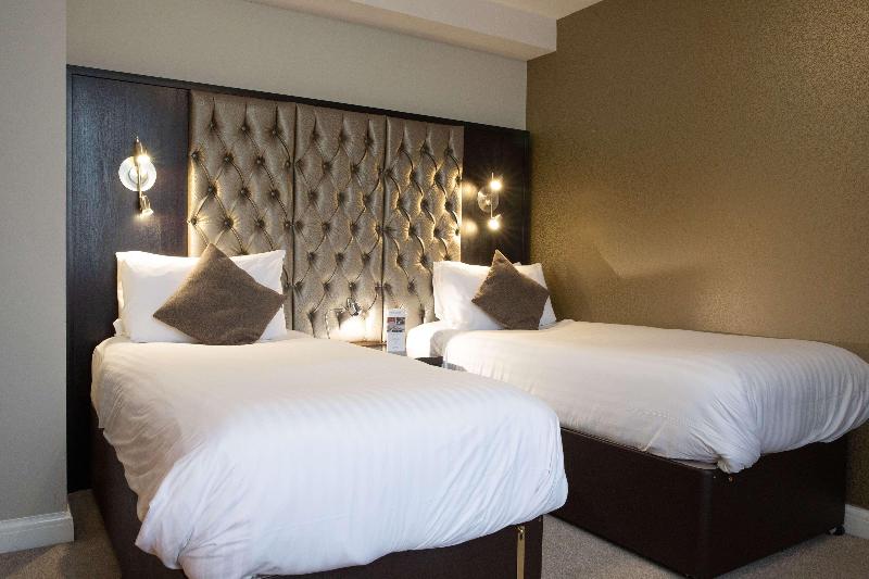 هتل The Richmond Apart