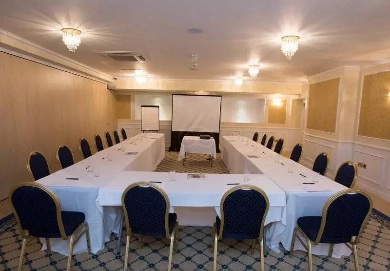 هتل The Richmond Apart