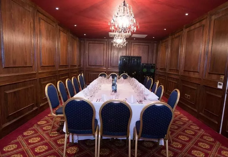 هتل The Richmond Apart