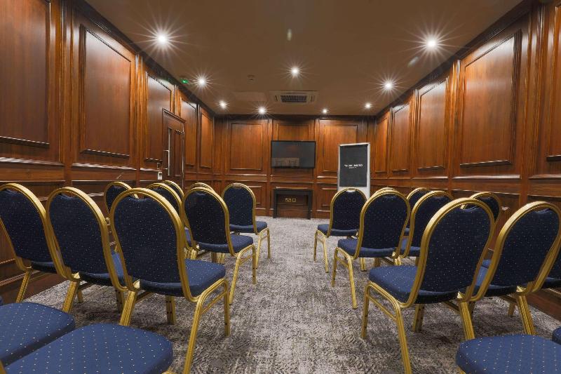 هتل The Richmond Apart