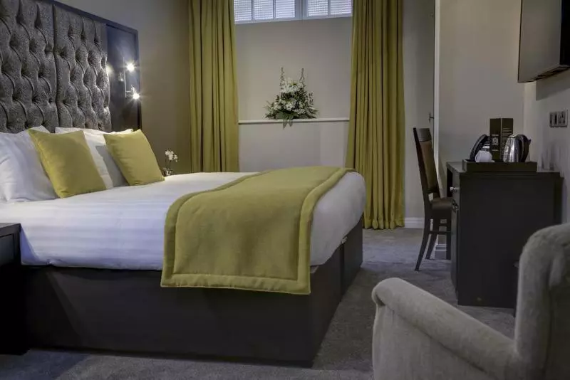 هتل The Richmond Apart