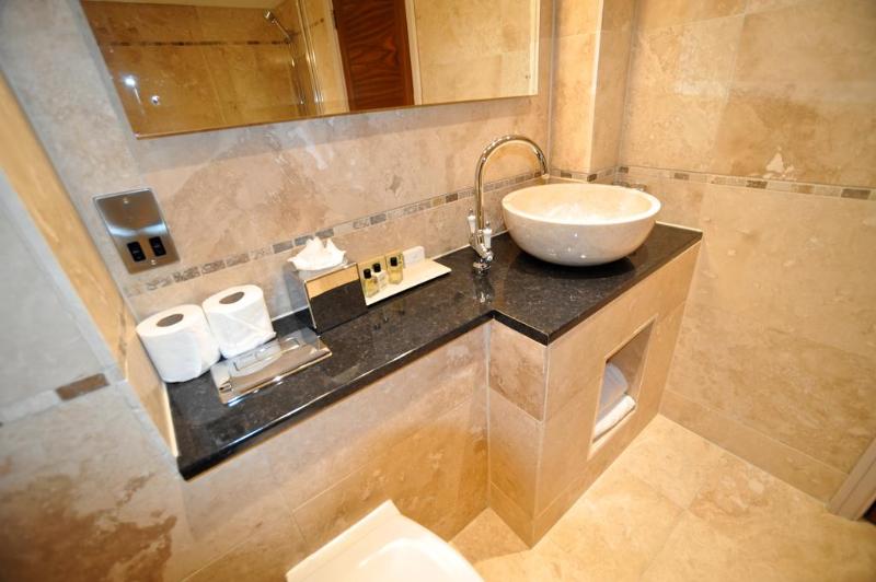 هتل The Richmond Apart