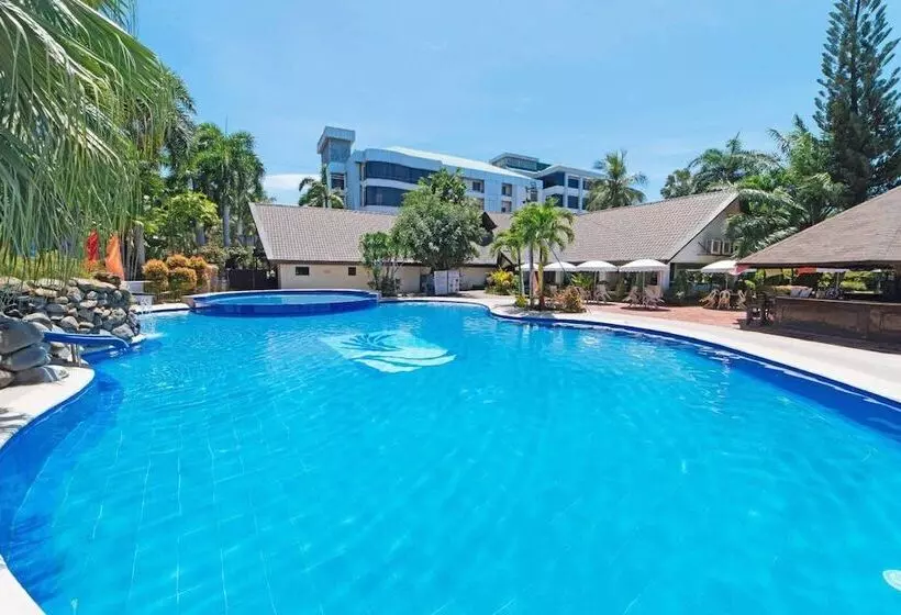 The Ritz Hotel At Garden Oases