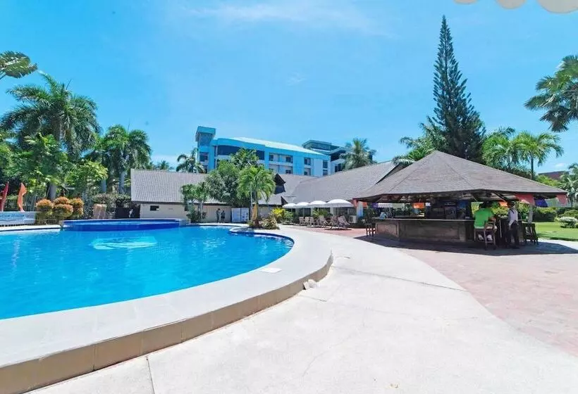 The Ritz Hotel At Garden Oases