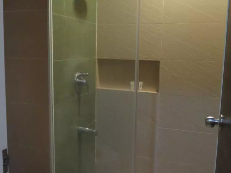 The Ritz Hotel At Garden Oases