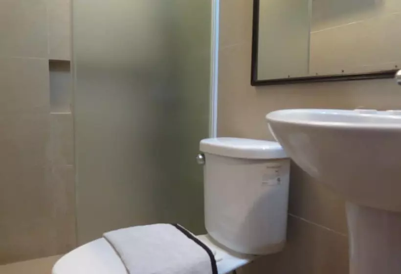 The Ritz Hotel At Garden Oases