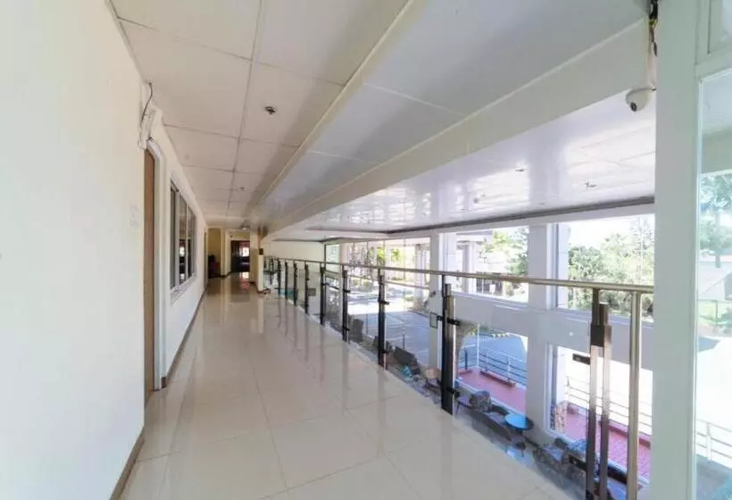 The Ritz Hotel At Garden Oases