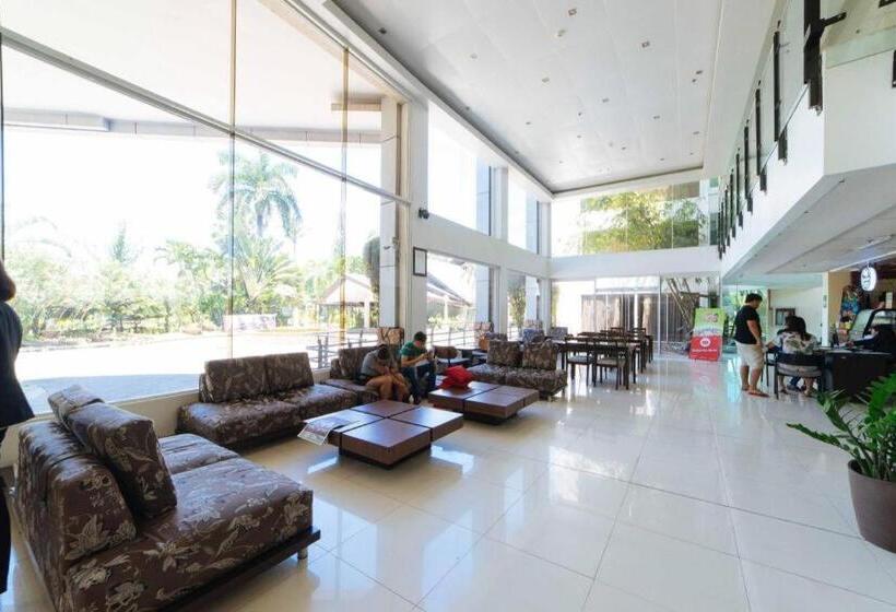 The Ritz Hotel At Garden Oases