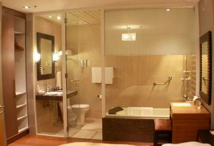 ホテル The Royal Mandaya