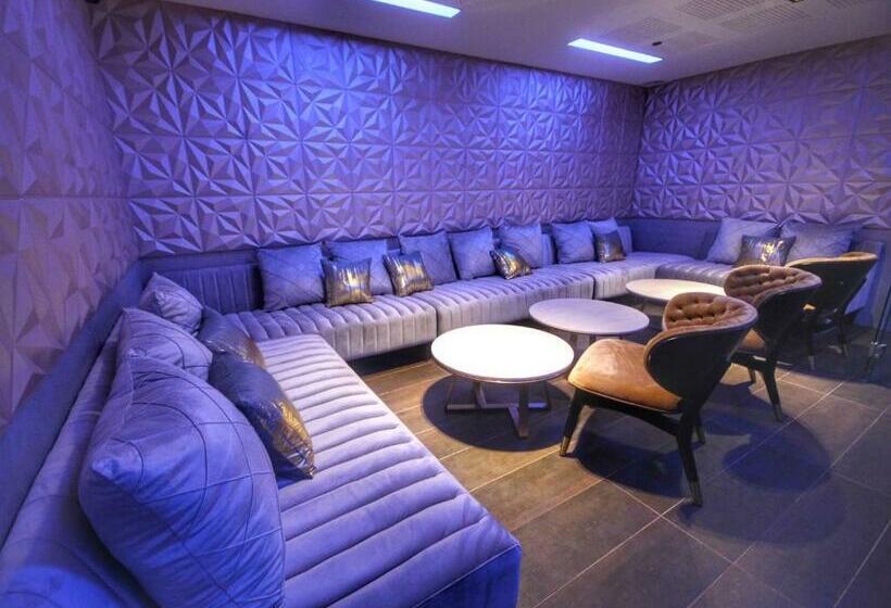 Отель The Royal Mandaya