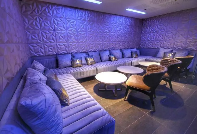 ホテル The Royal Mandaya