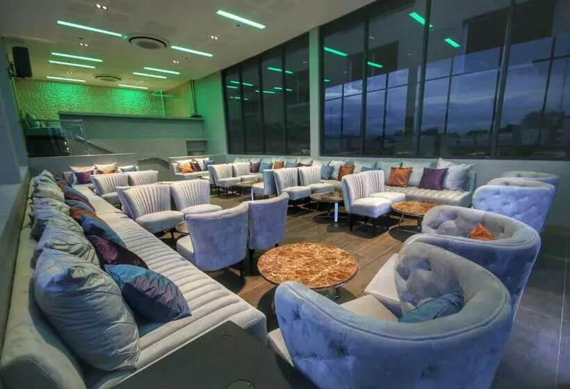 ホテル The Royal Mandaya