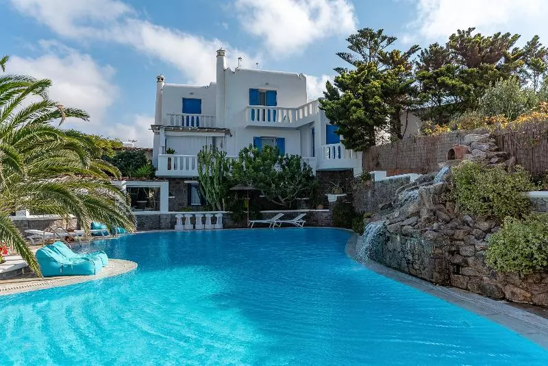 Iros Boutique Suites & Villas