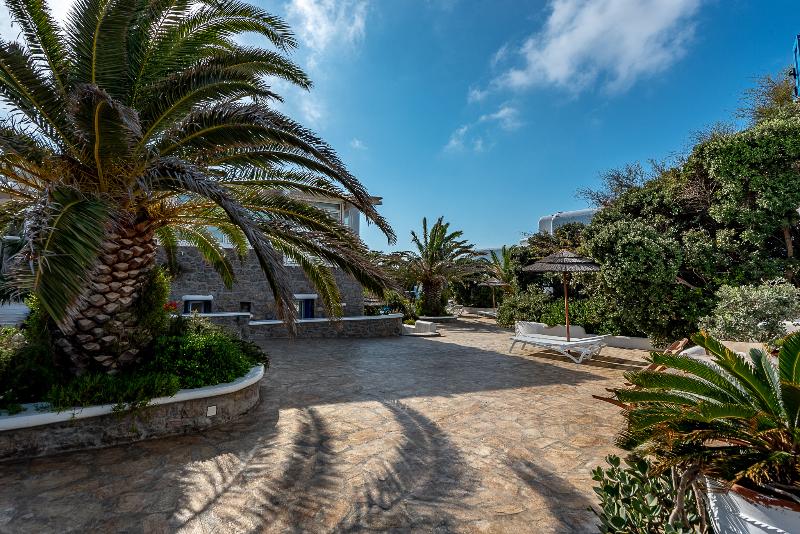 Iros Boutique Suites & Villas