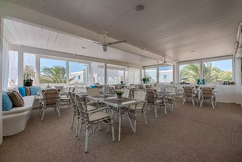 Iros Boutique Suites & Villas