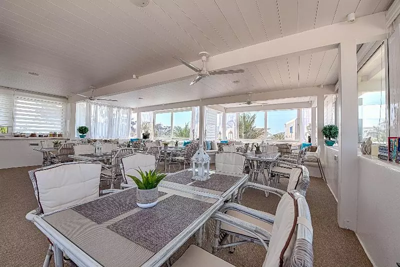 Iros Boutique Suites & Villas