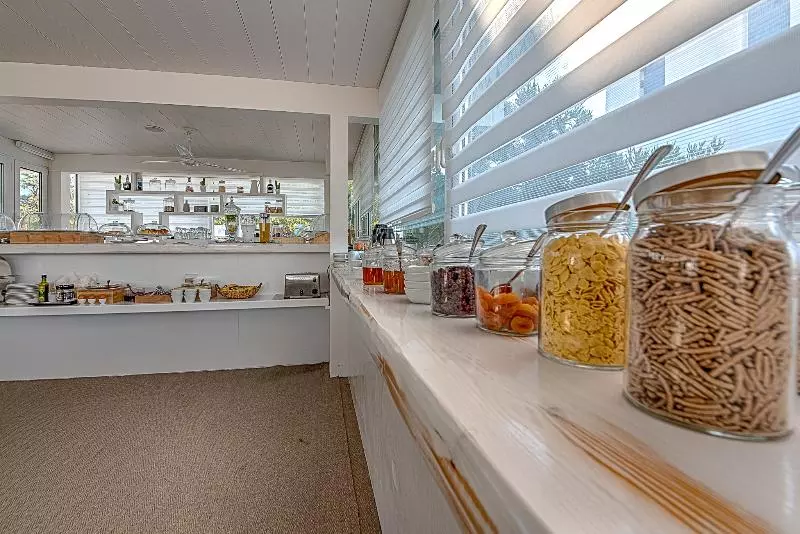 Iros Boutique Suites & Villas