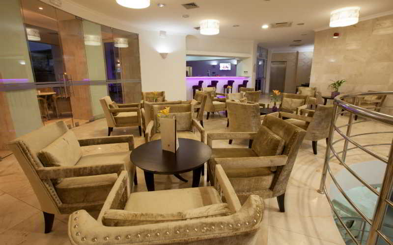 ホテル Luna  Zombo