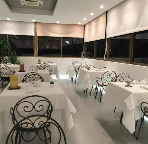 Отель Albergo Ristorante Paradiso