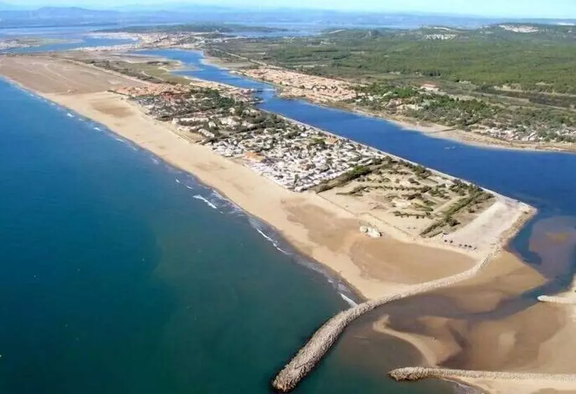 فندق Camping Hameau Des Cannisses