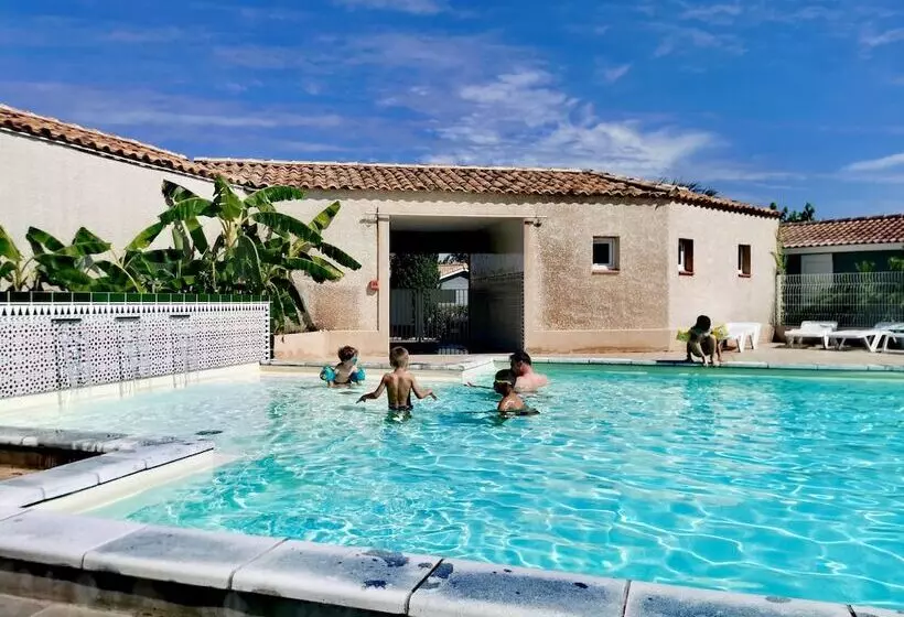 فندق Camping Hameau Des Cannisses