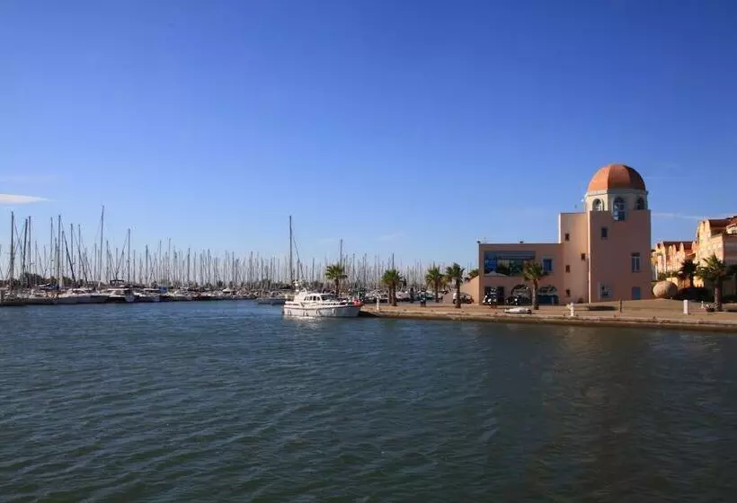 فندق Camping Hameau Des Cannisses