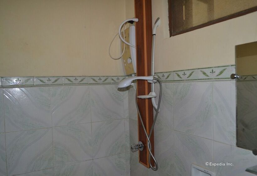 בית מלון כפרי Four Seasons Seaview