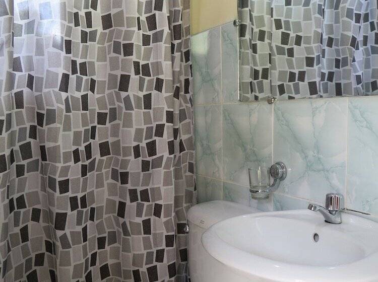 בית מלון כפרי Four Seasons Seaview