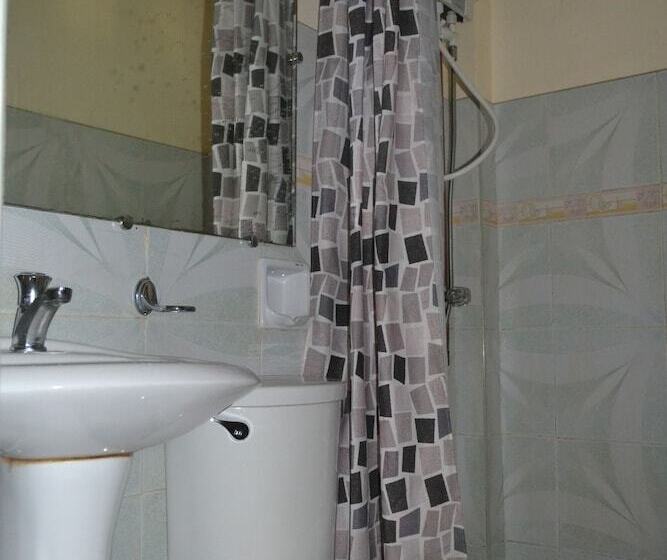 בית מלון כפרי Four Seasons Seaview