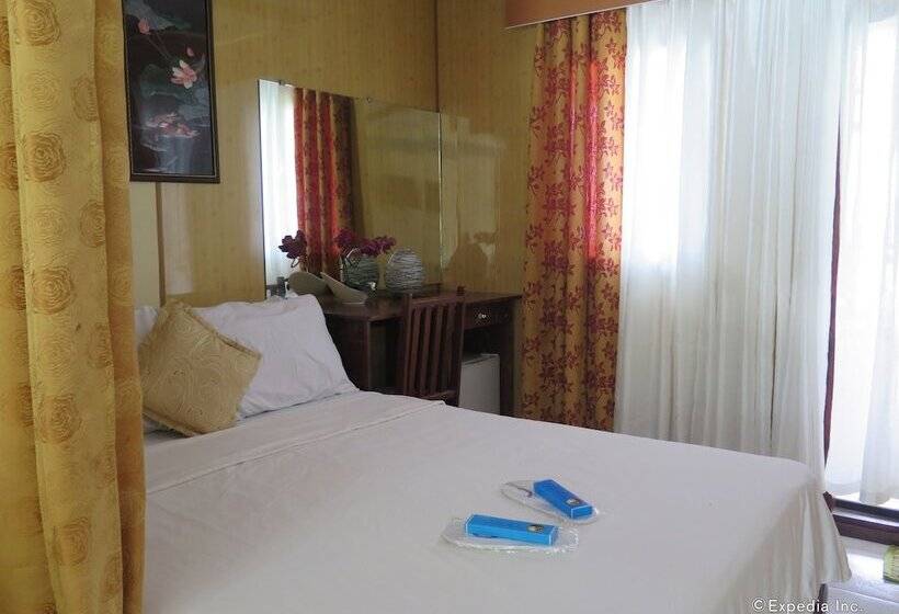 בית מלון כפרי Four Seasons Seaview