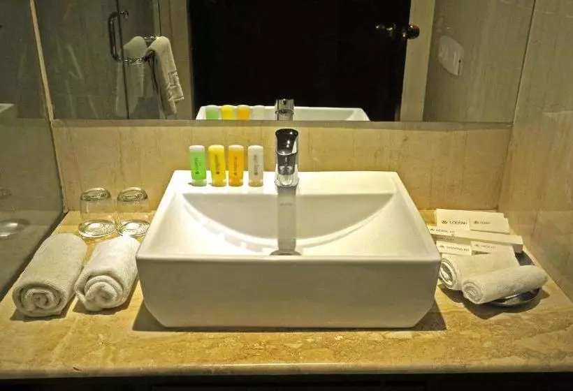 בית מלון כפרי Golden Tulip Udaipur