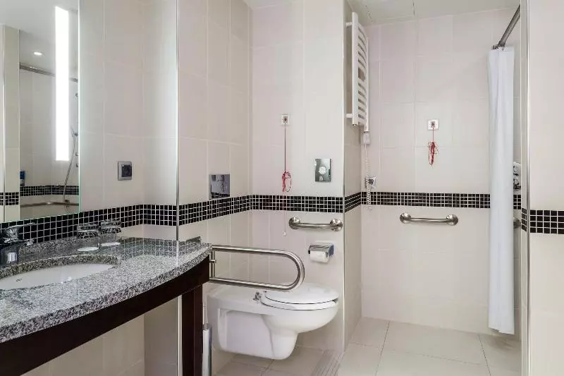 هتل Hampton By Hilton Warsaw Airport