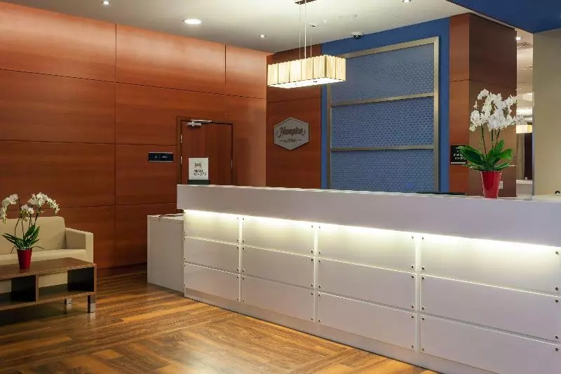 هتل Hampton By Hilton Warsaw Airport