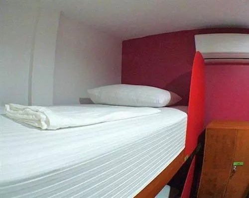 Отель Mnl Boutique Hostel