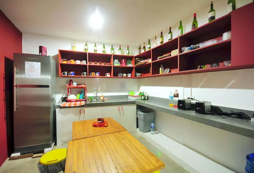 Отель Mnl Boutique Hostel