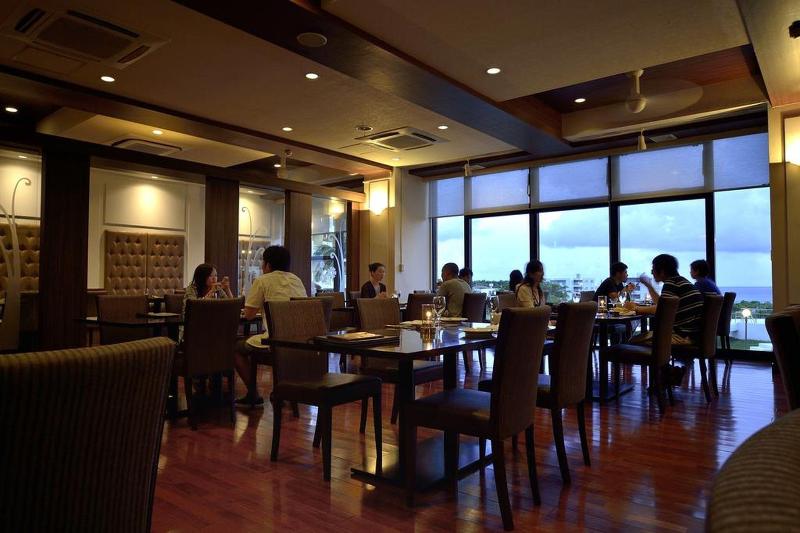 בית מלון כפרי Okinawa Kariyushi Resort Exes Ishigaki