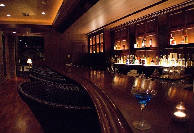 בית מלון כפרי Okinawa Kariyushi Resort Exes Ishigaki