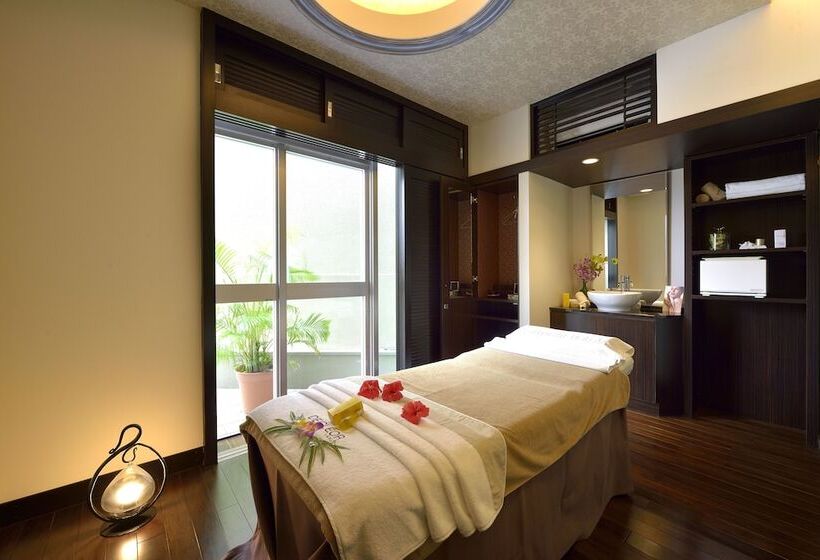 בית מלון כפרי Okinawa Kariyushi Resort Exes Ishigaki